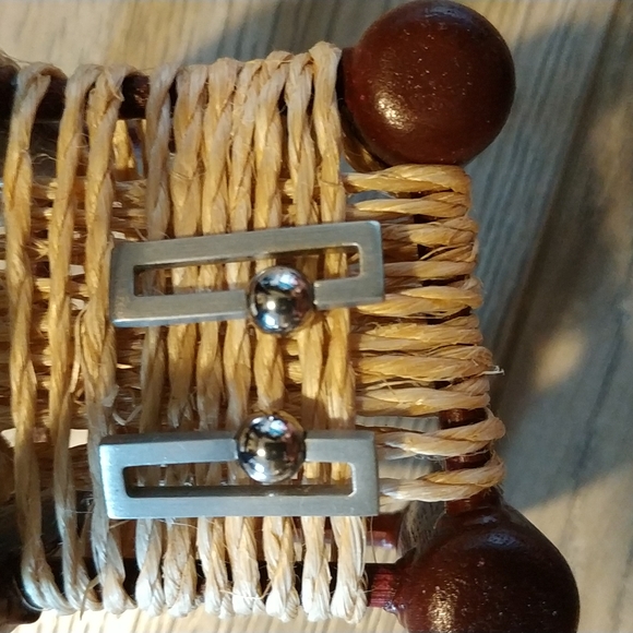 Unique art decor modern stud earrings - Picture 1 of 4